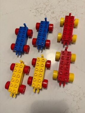 LEGO Duplo Set of 6 Vintage Train Car Bases